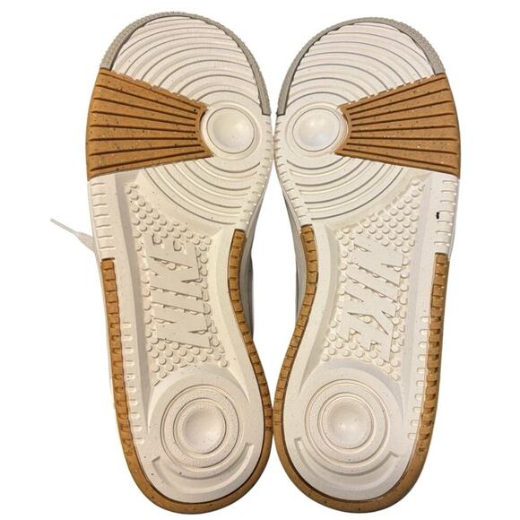 NIB NIKE Gamma Force Sneakers, White/Phantom-Light Bone, Women’s Size 9.5 - Picture 6 of 9